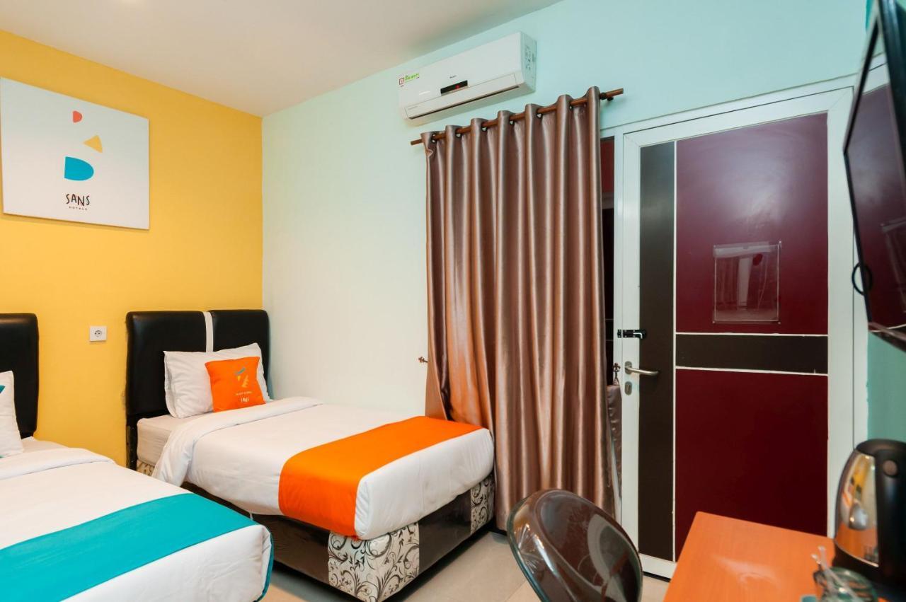 Sans Hotel Finest Medan Extérieur photo