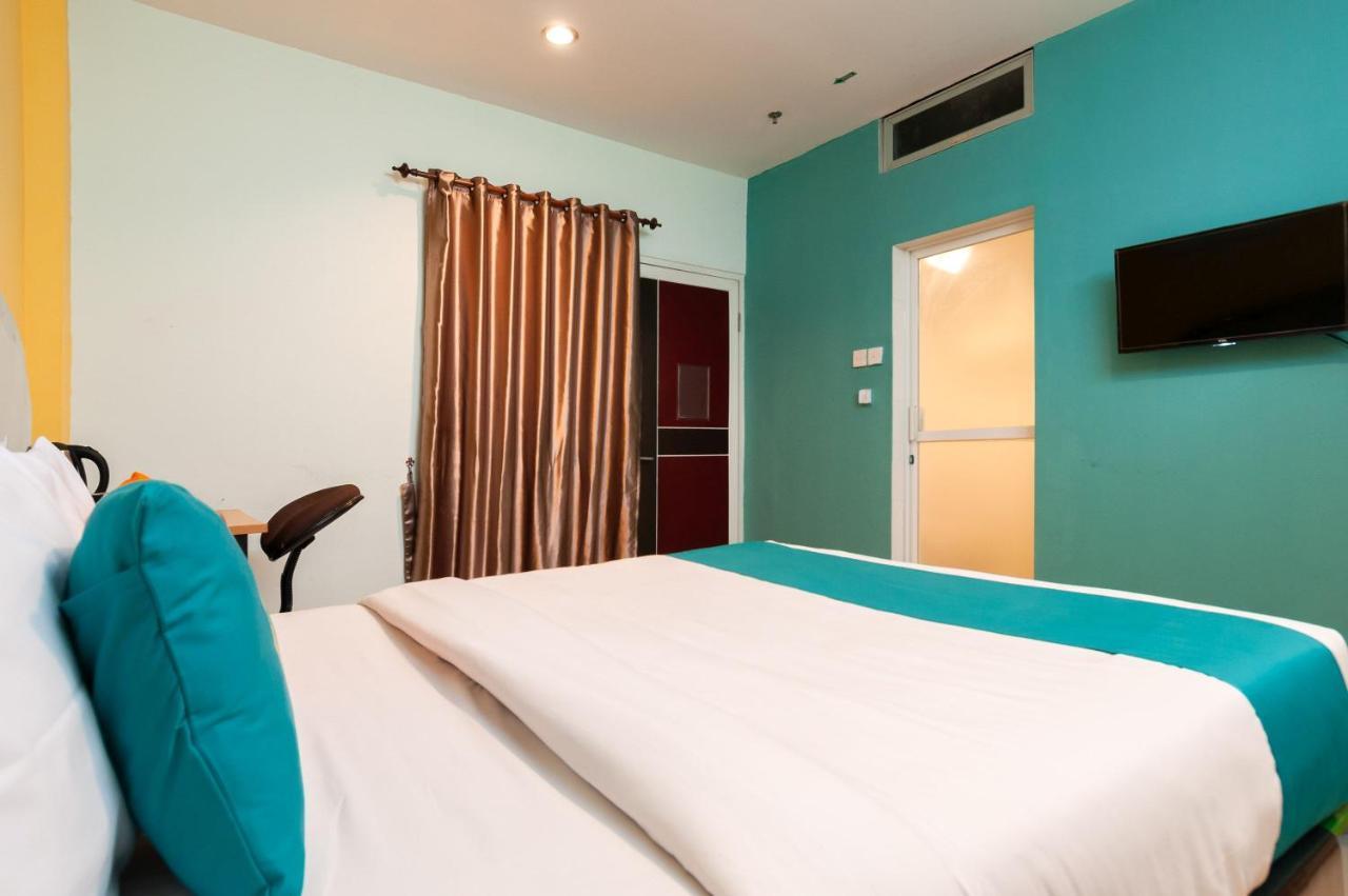 Sans Hotel Finest Medan Extérieur photo